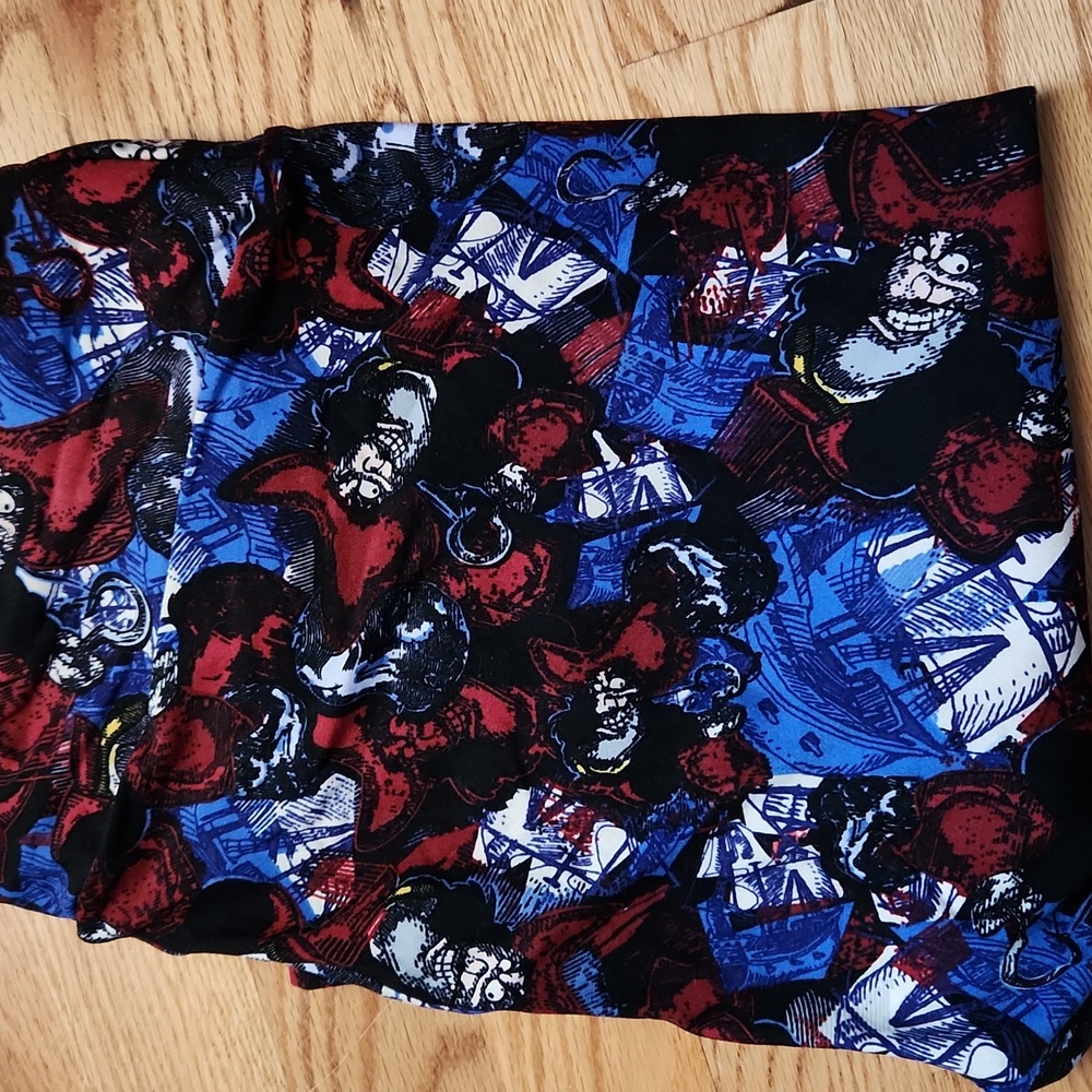 Disney villain Lula Roe leggings TC